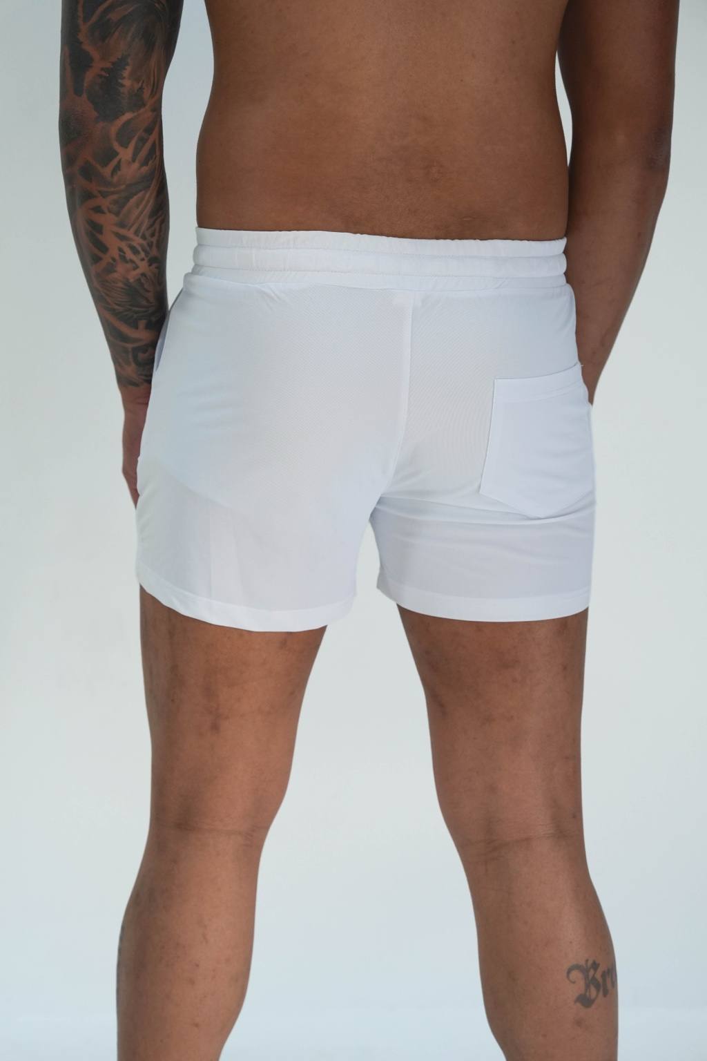 MENS PERFORMANCE SHORTS - WHITE