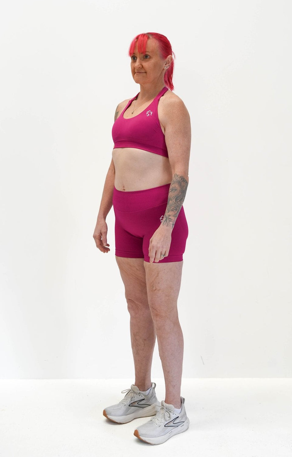 OASIS SEAMLESS SCRUNCH SHORTS - BERRY