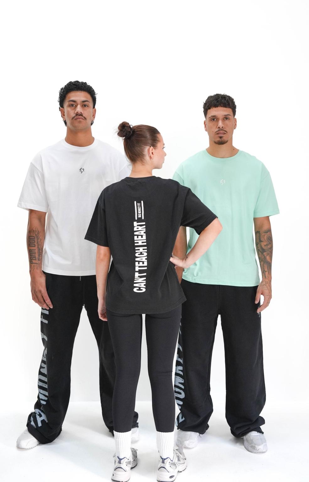 OVERSIZED TEE