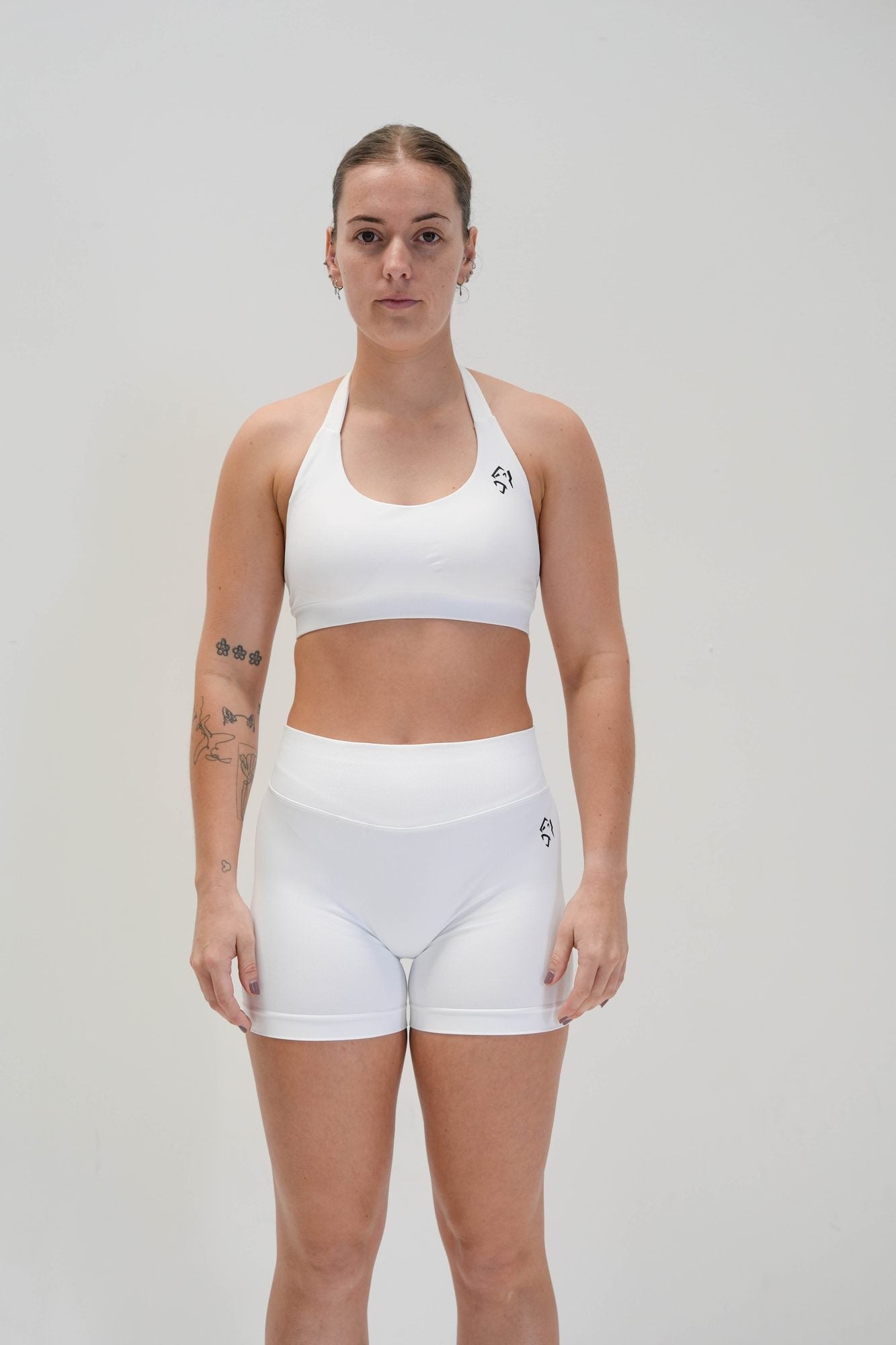 OASIS SEAMLESS SCRUNCH SHORTS - WHITE