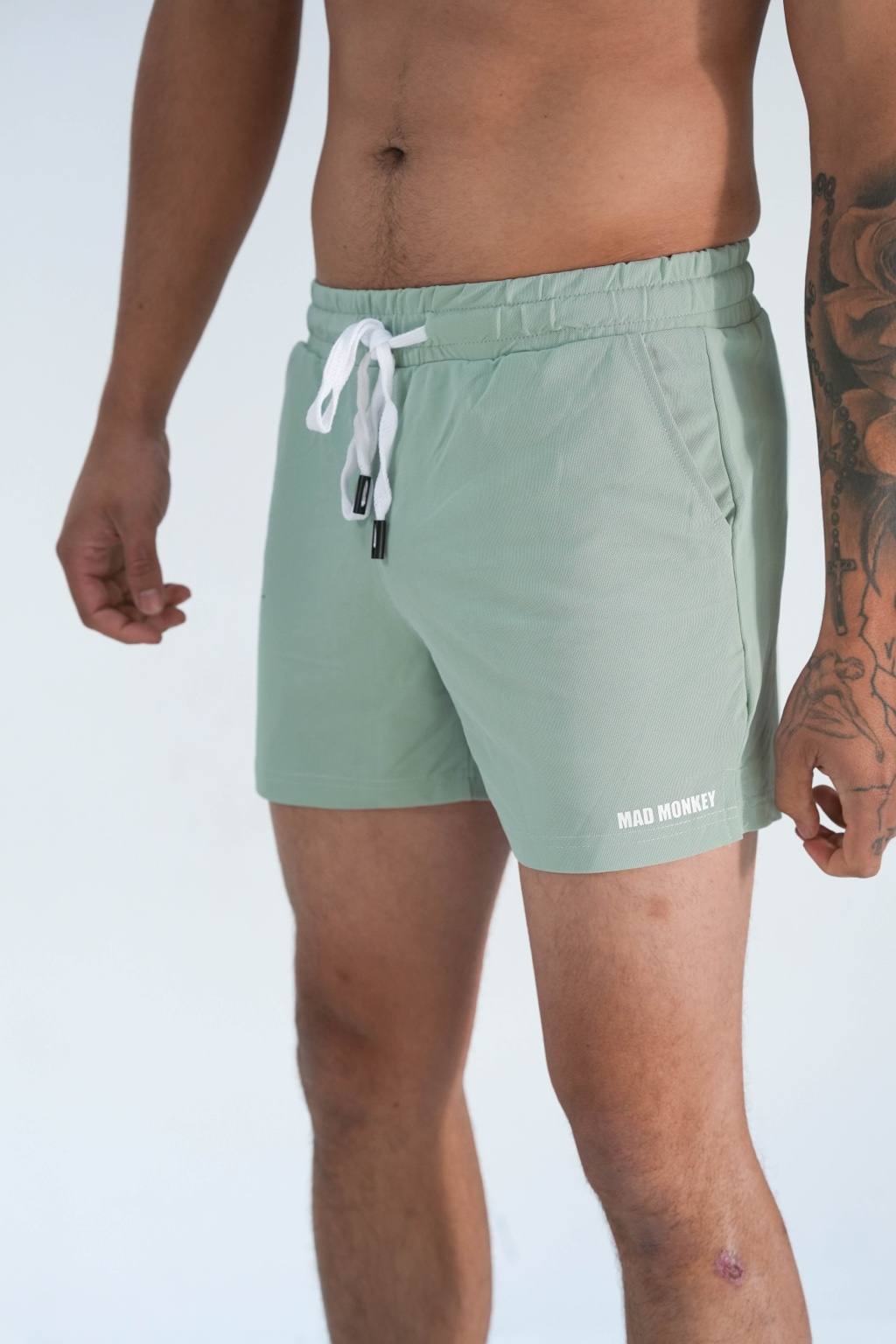 MENS PERFORMANCE SHORTS - GREEN