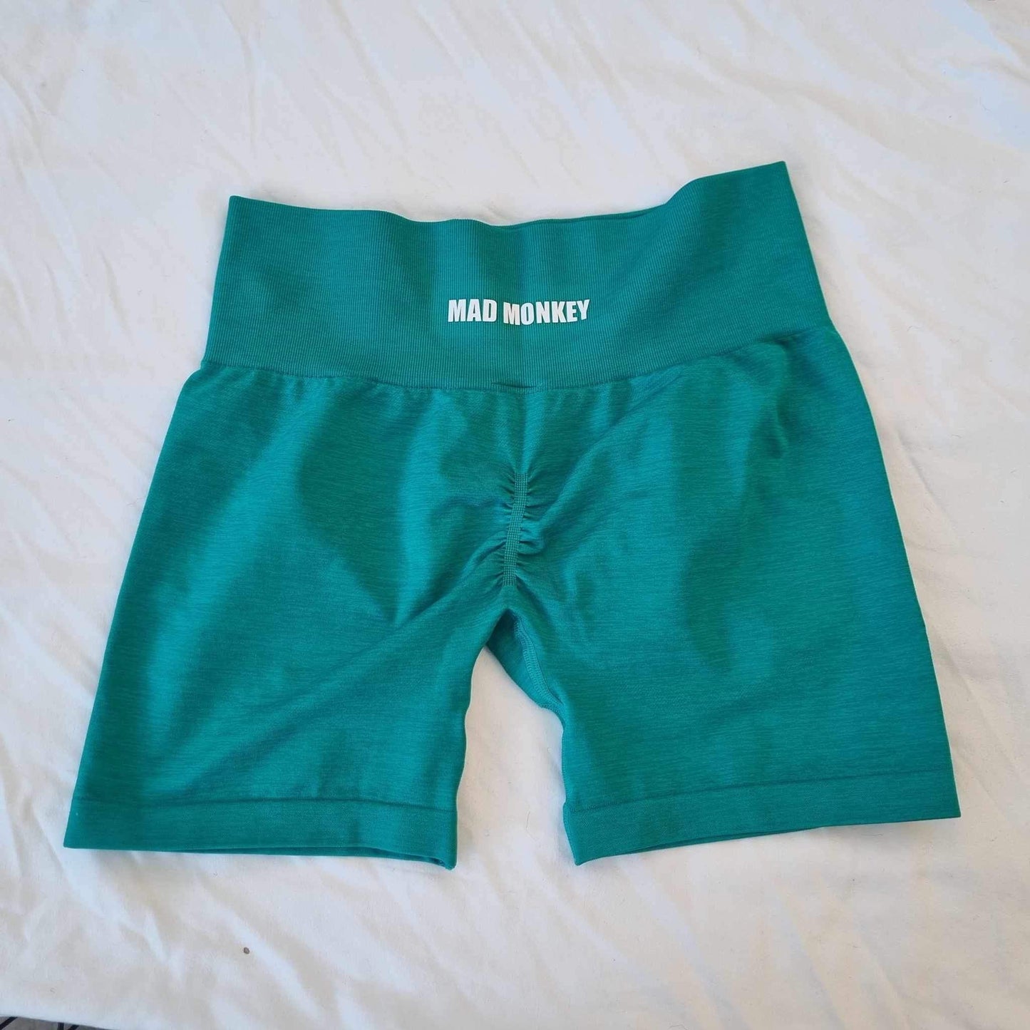 SEAMLESS SCRUNCH SHORTS - VIPER GREEN